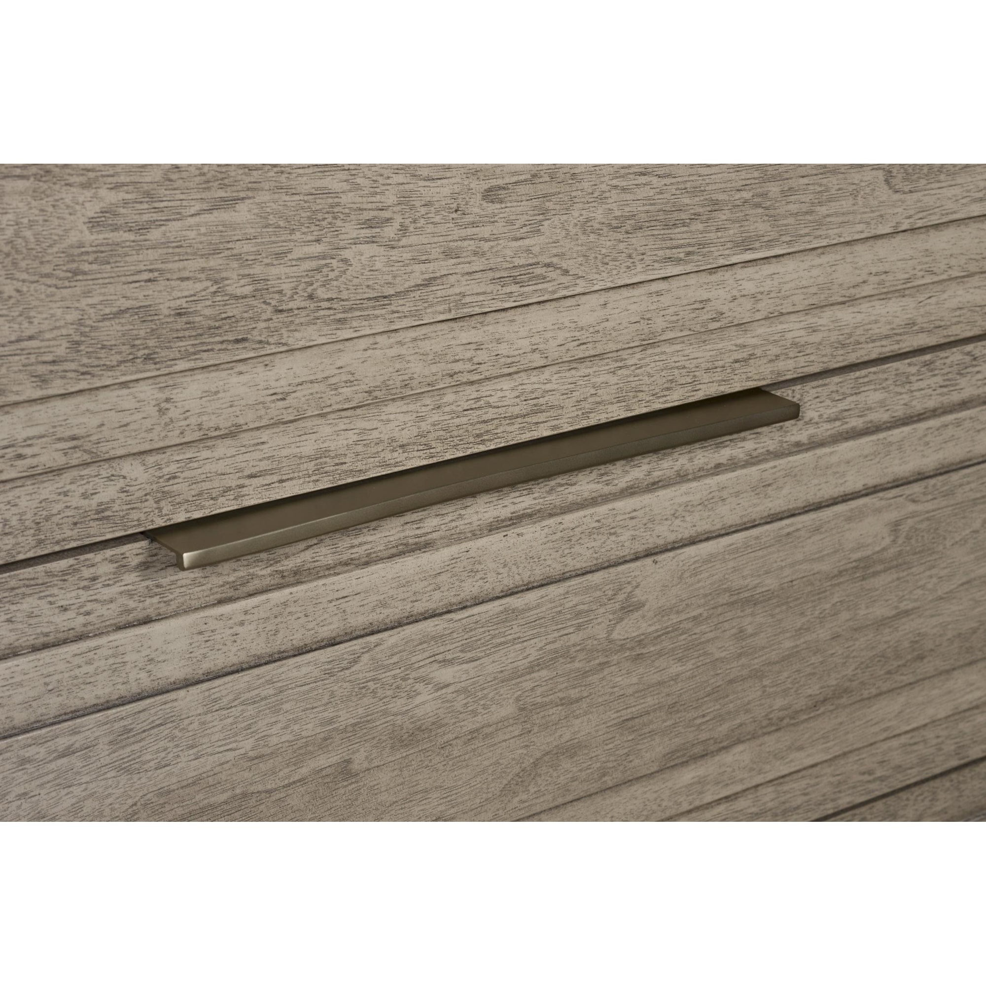 Vanguard Furniture Michael Weiss 301188252 Dresser with Brass Hardware